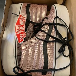 Brand New Vans SK8- Hi Platform (Metallic Snake) Pink/ Black shoes